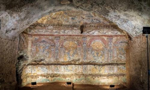 Tìm thấy bức tranh khảm 2.300 năm tuổi quý hiếm dưới lòng thành Rome