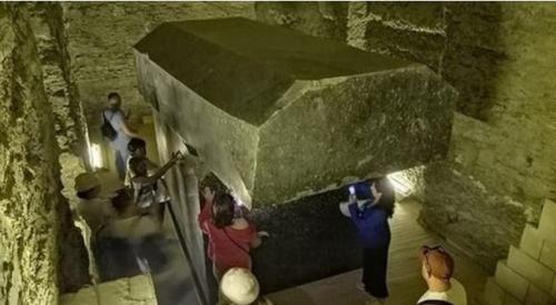 Bí ẩn về quan tài khổng lồ của đền Saqqara Serapeum ở Ai Cập