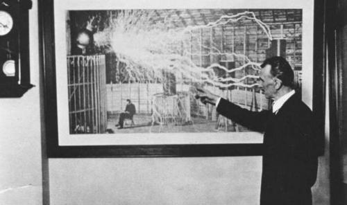Khai thác năng lượng từ không gian: Giấc mơ vĩ đại của Nikola Tesla.