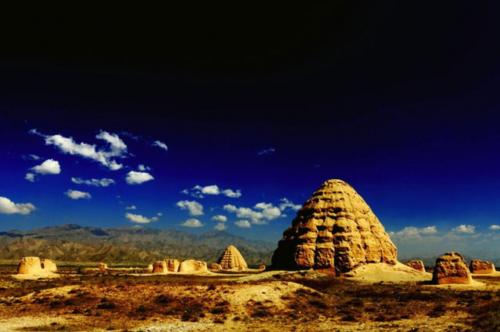 Khám phá Khu lăng mộ cỏ không thể mọc, chim không dám đậu ở Trung Quốc!