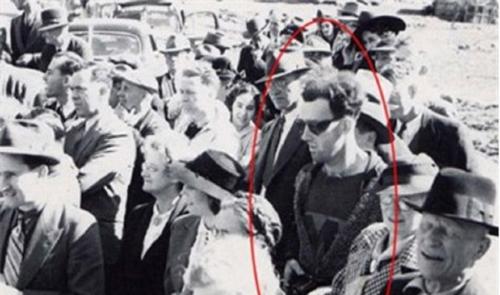 Lý giải bí ẩn người đàn ông du hành thời gian