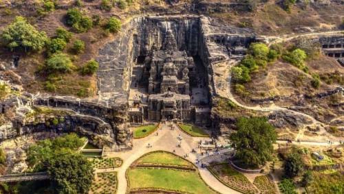 Bí ẩn ngôi đền cổ chạm khắc từ một phiến đá khổng lồ, được cho là 