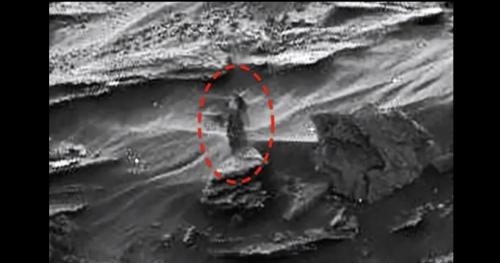 Người phụ nữ ngoài hành tinh và người sao Hỏa: Cuộc gặp đầy bí ẩn?