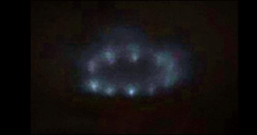 Đĩa bay bí ẩn được nhìn thấy trên đường Minnesota 4 phút trước khi biến mất