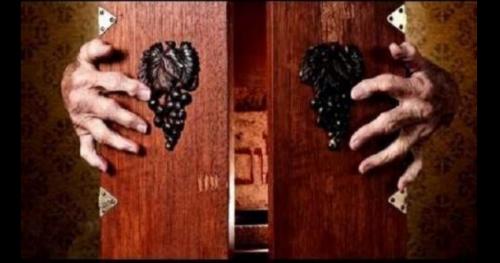 Giải mã bí ẩn quanh những đồ vật dính phải lời nguyền chết chóc