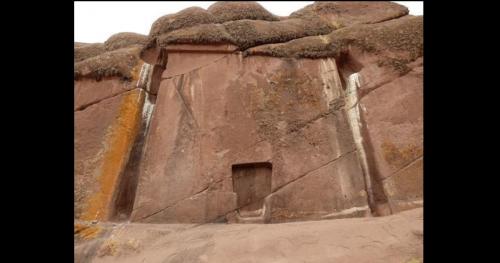 Cửa giả của người Ai Cập: Cánh cổng sang thế giới bên kia