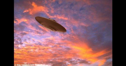 Loài người đừng mong đợi người ngoài hành tinh sẽ đến cứu nếu tận thế